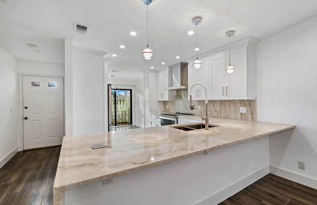 131 Palm Avenue unit: 36 photos photos 131 Palm Avenue unit: 36 photos photos