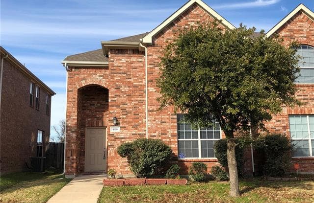 906 Jamie Drive - 906 Jamie Drive, Grand Prairie, TX 75052