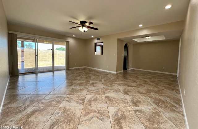2534 E Villa Theresa Drive Gallery 3