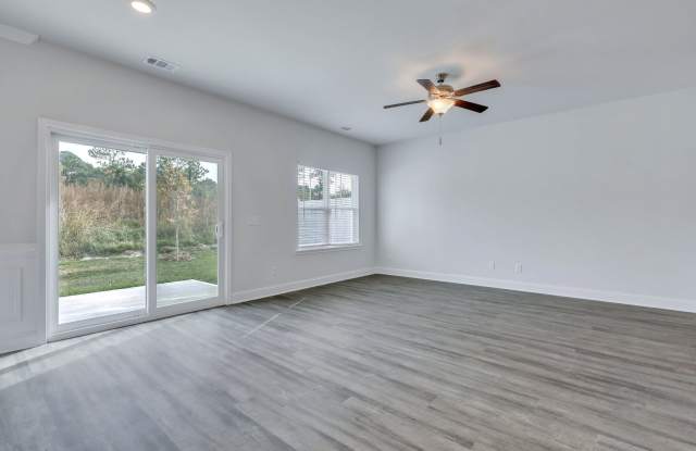 New home!! Available now! Gallery 3