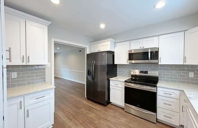 2 Bedroom townhouse in Capital Heights - 4900 Claycut Road, Baton Rouge, LA 70806