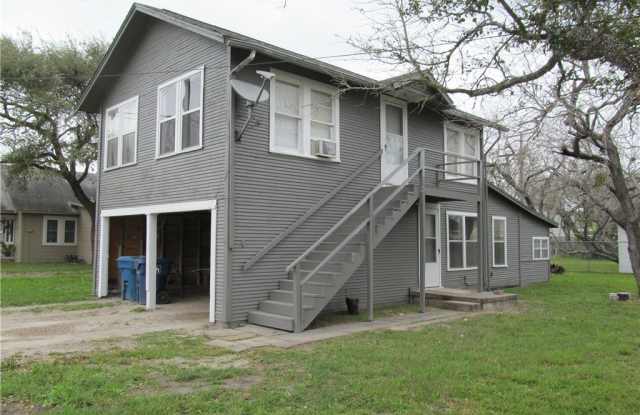 210 N Isley - 210 North Isley Avenue, Sinton, TX 78387