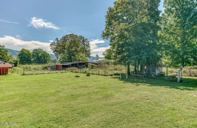 867 Mayberry Road Gallery 2