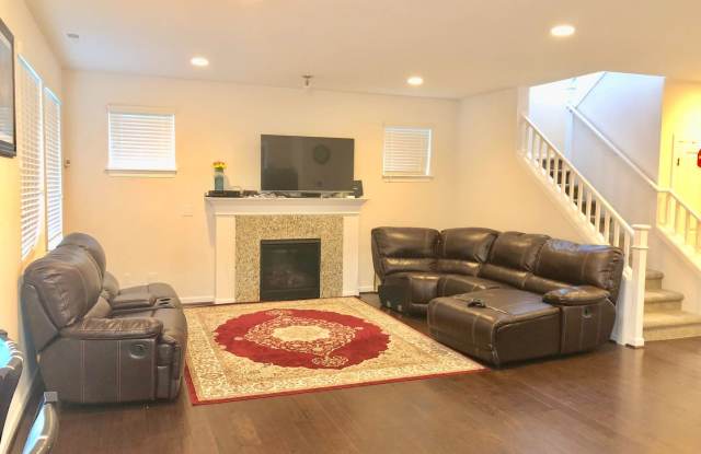 19611 38th Dr. SE Gallery 2