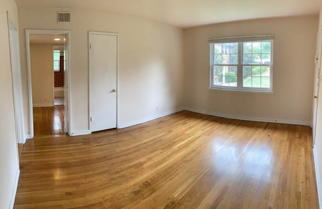 1902 Courtney Dr Gallery 4