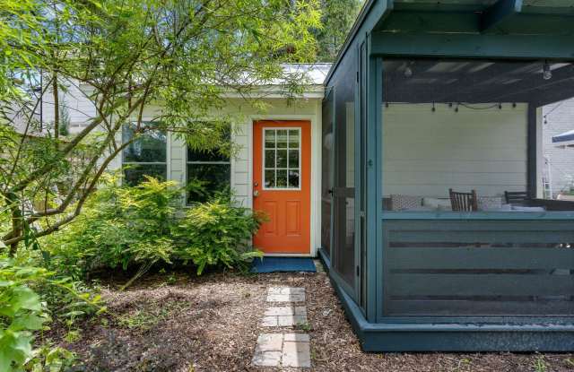 The Garden Cottage- 134 Sans Souci, Unit B photos photos