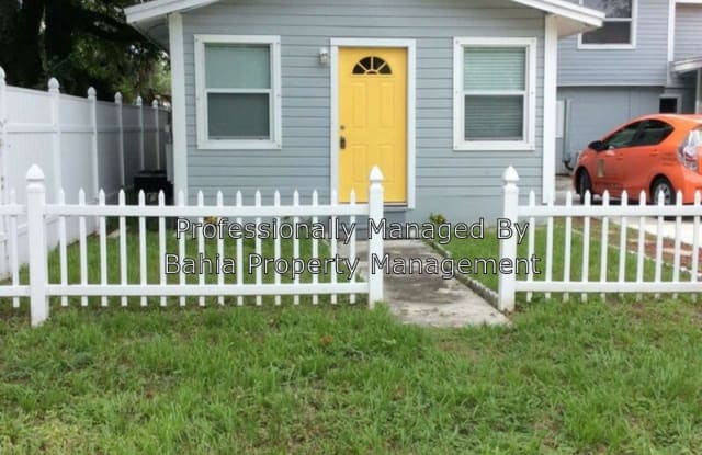 412 E Knollwood St - 412 East Knollwood Street, Tampa, FL 33604