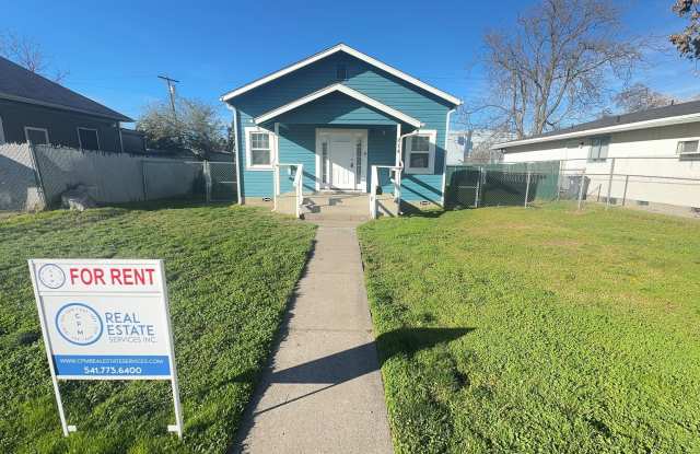 Single Family 2 Bedroom 1 Bath Home on Large Fenced Lot photos photos