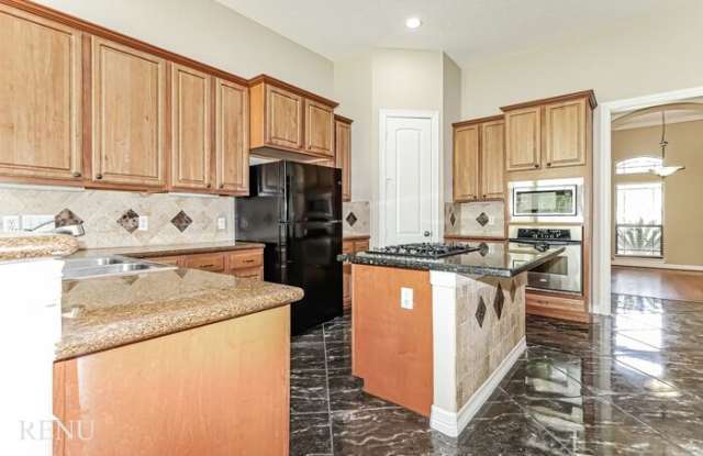 5254 Lakeshore Drive Gallery 2