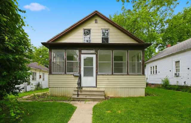 3 bed 1.5 bath NEW LISTING photos photos
