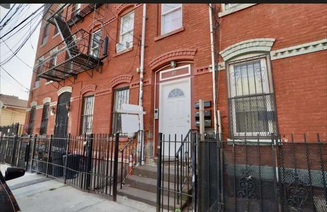37 HARMON ST photos photos