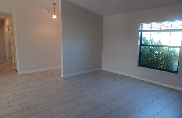 Available Now: Pool Home Overlooking a Canal 3 BR / 2 BA Gallery 4