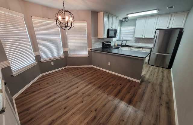 205 Willow Creek Drive Gallery 4