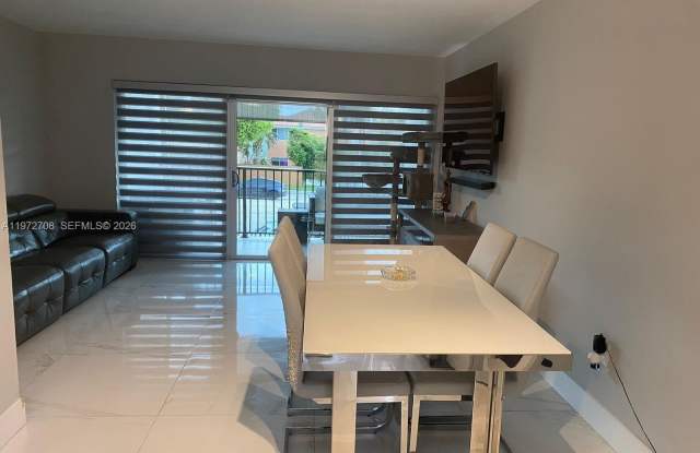 40 NW 87th Ave photos photos