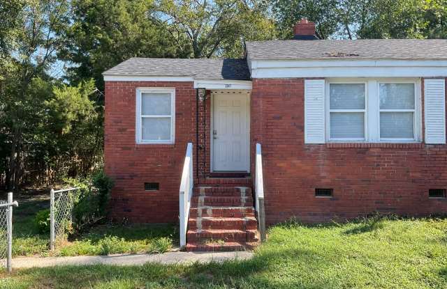 Fully Renovated 2 Bedroom! Vouchers Accepted Gallery 1