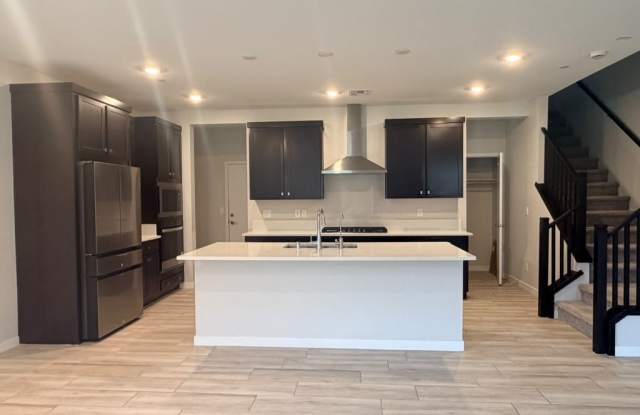 11427 Peak Landing Avenue Gallery 4