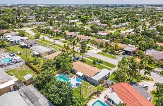 4120 NW 3rd Way - 4120 Northwest 3rd Way, Deerfield Beach, FL 33064