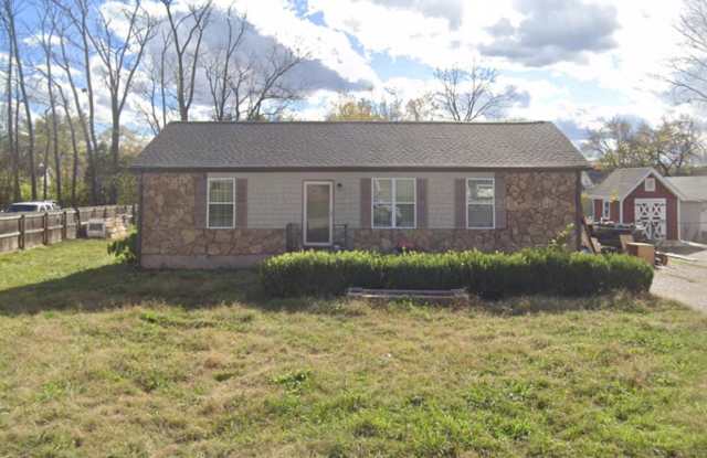 3bed/1bath off Tulip Grove Rd! photos photos