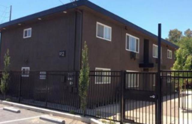 912 Blue St New - 11 photos photos