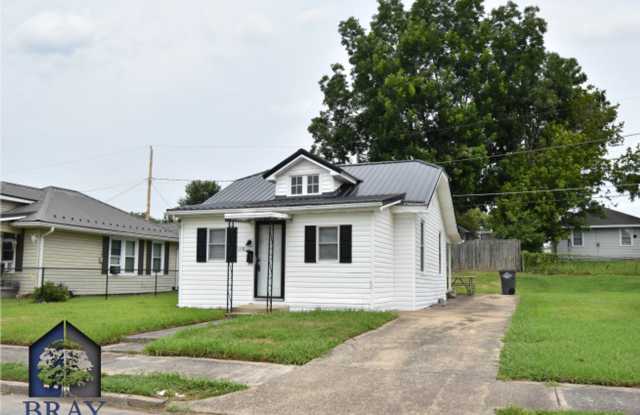 Charming 3-Bed Cottage Near Borden Park  Downtown Kingsport photos photos