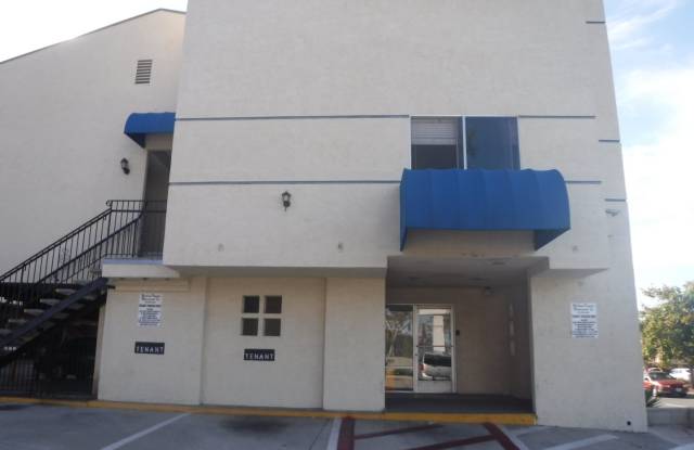 El Cajon / La Mesa Lodge - 7961 El Cajon Boulevard, La Mesa, CA 91942