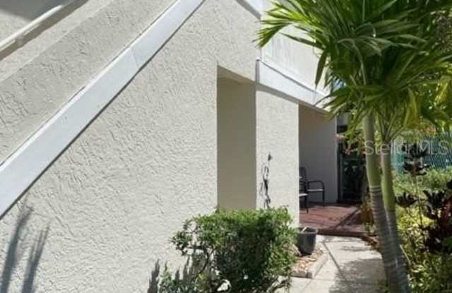 1812 BOUGH Avenue Gallery 3