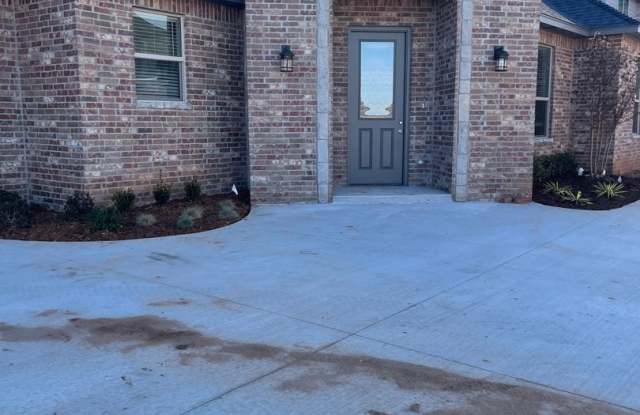 Spacious 4 bed 3 bath home photos photos