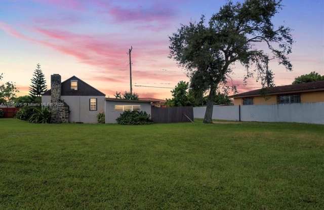 2582 SW 67th Ave - 2582 Southwest 67th Avenue, Coral Terrace, FL 33155