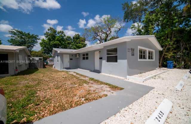 2457 NE 183rd St photos photos