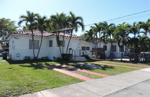 3134 SW 25th Ter photos photos