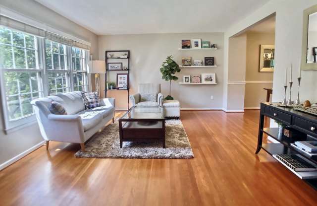 8426 COTTAGE STREET Gallery 3