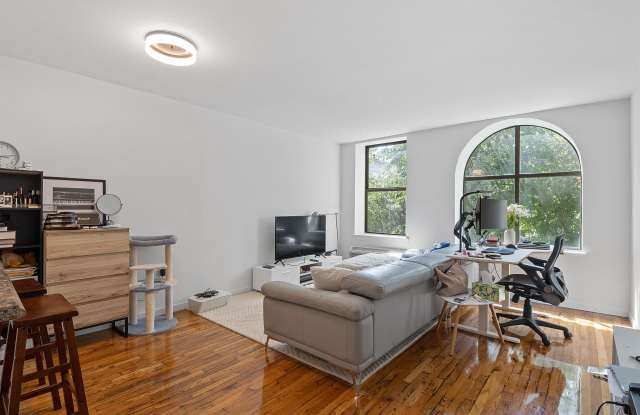 44 SHERMAN AVE photos photos