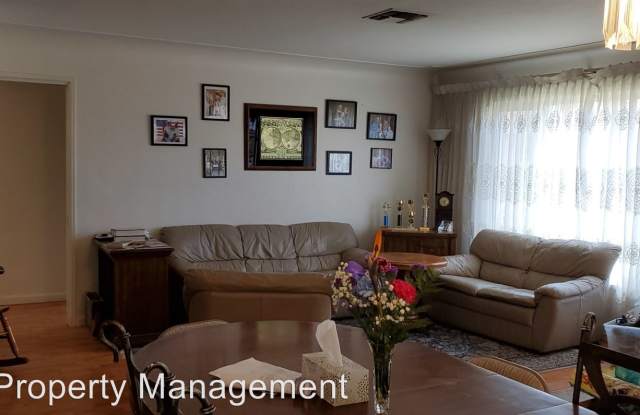 4735 Rose Place Gallery 4