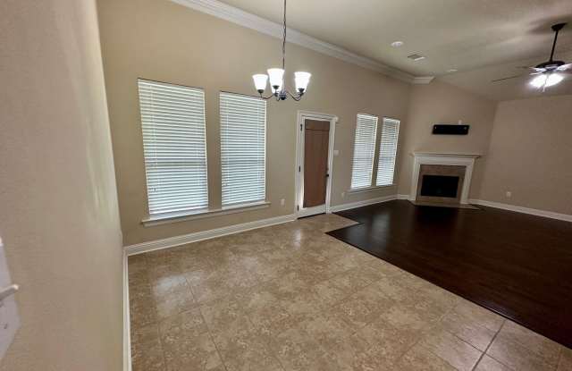 Modern Charm: Inviting 3-Bedroom, 2-Bath Home in Keystone Subdivision, Prairieville, LA Gallery 4