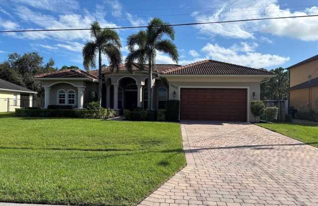 5829 NW Zenith Drive photos photos
