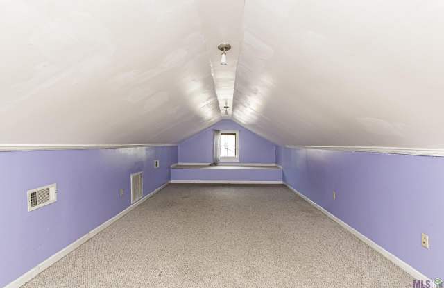 2028 WISTERIA ST Gallery 3