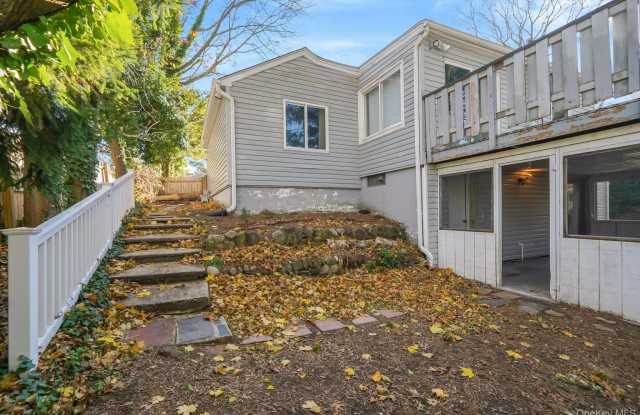 11 Amityville Road - 11 Amityville Road, Sound Beach, NY 11789 11 Amityville Road - 11 Amityville Road, Sound Beach, NY 11789