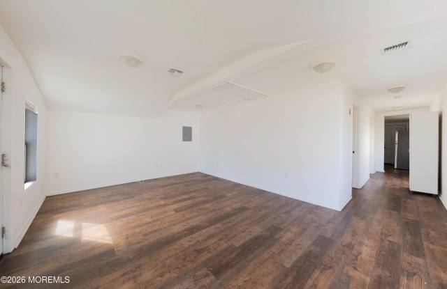11 Bray Avenue Gallery 3