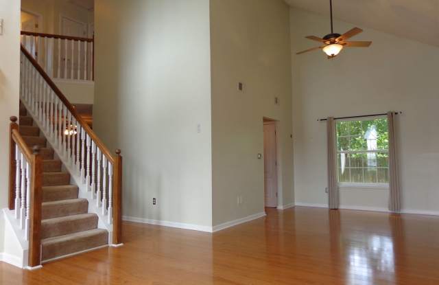 1084 Berkley Drive SE Gallery 2