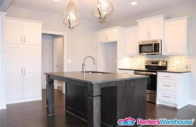 516 South East Colonial Court Gallery 3