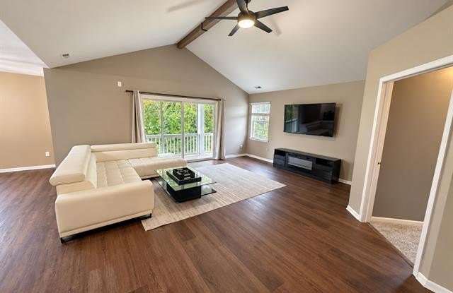 45693 Cagney Drive Gallery 4