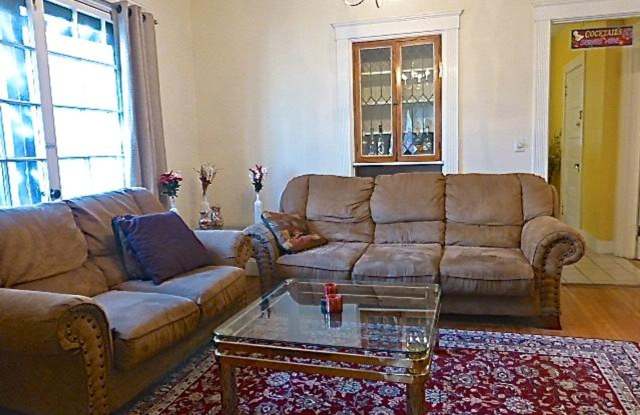 Gorgeous renovated unit with great location in Brookline available 8/1/26 Gallery 1