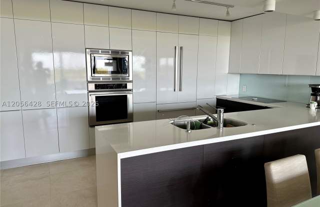 155 OCEAN LANE DR Gallery 2