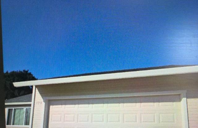 Updated 3 bedroom home Gallery 1