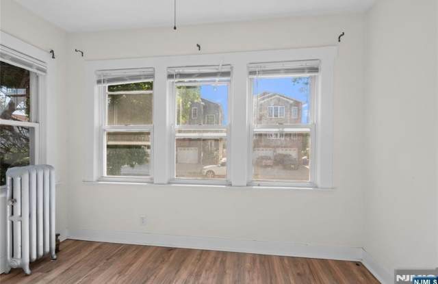 17 Cottage Place Gallery 4