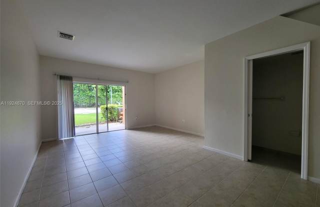 17339 NW 7th Ave photos photos