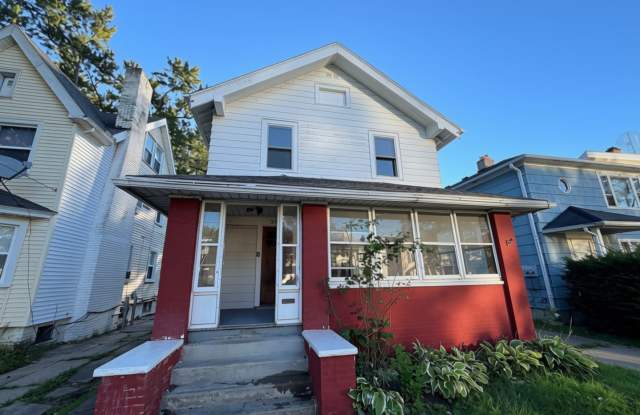 Charming 3-Bedroom Home for Rent Gallery 1