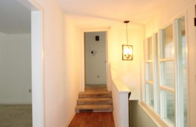 705 Edgewater Trail NW Gallery 4