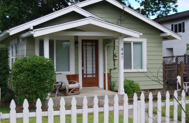 Cute 1 Bedroom 2 Bath Home Carlton OR photos photos