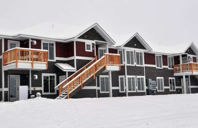 3 Bedroom 2 Bathroom Condo Gallery 1